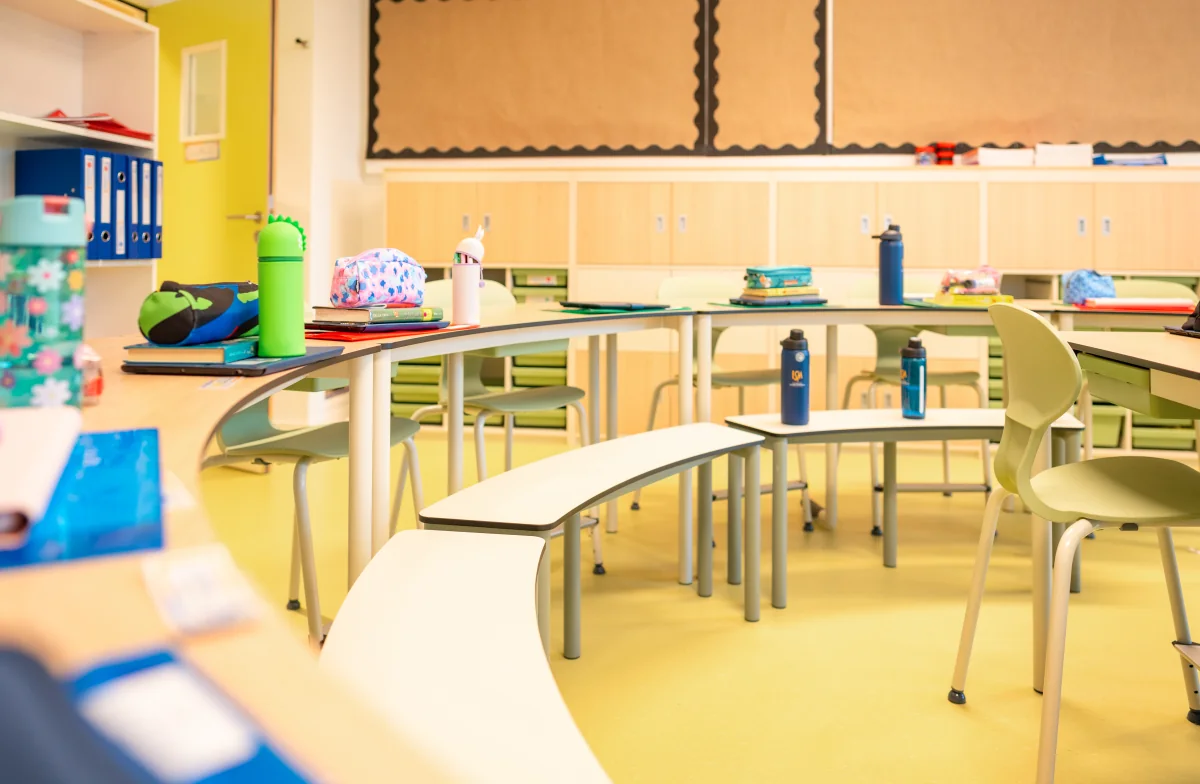 Carousel Table classroom configuration 14