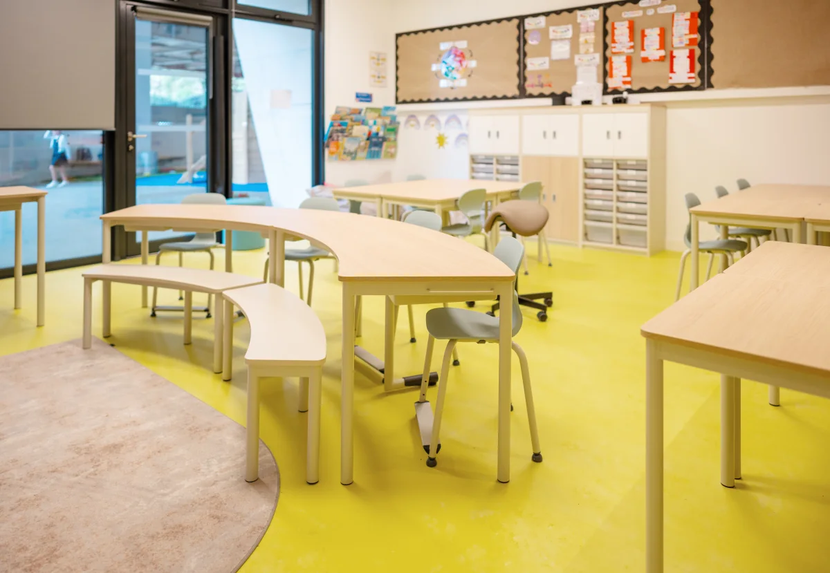 Carousel Table classroom configuration 15