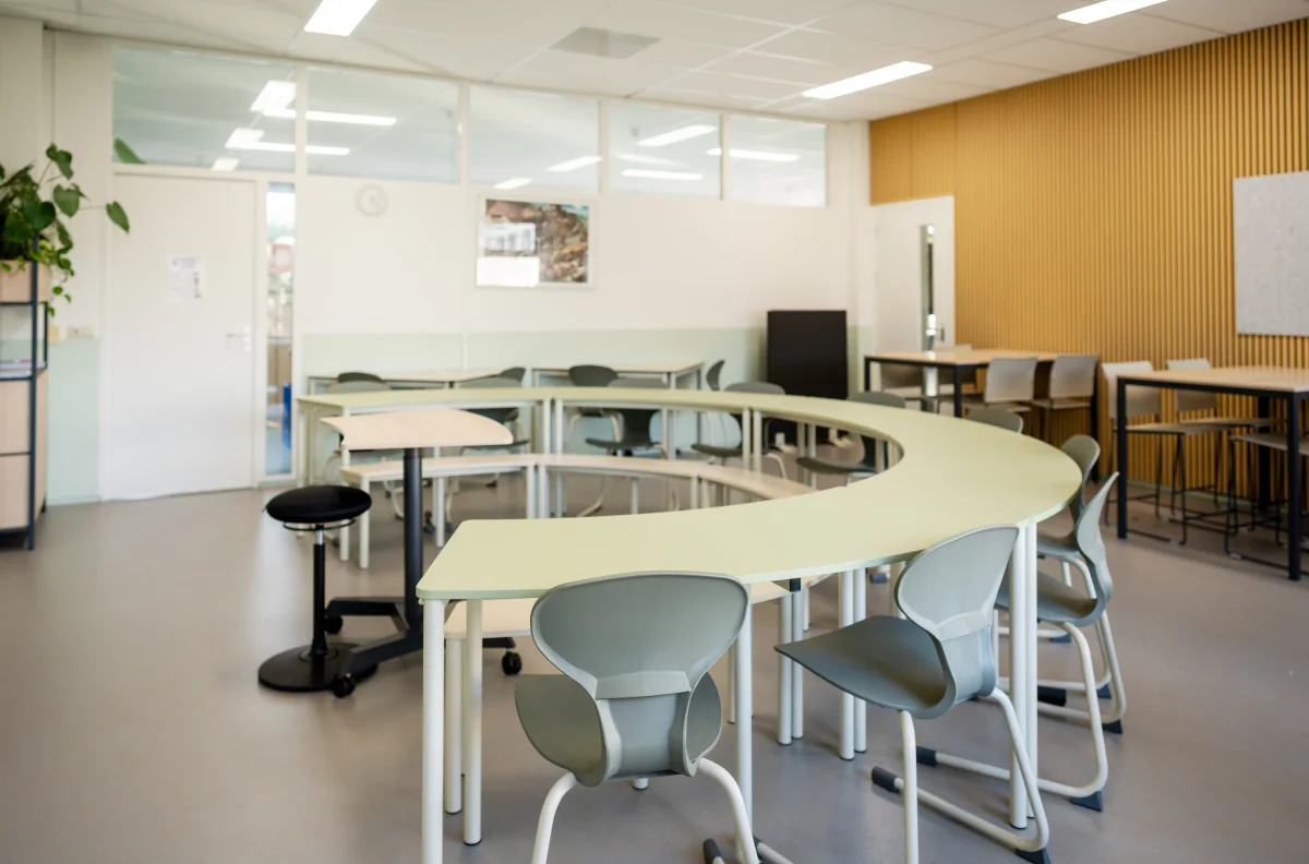 Carousel Table classroom configuration 18