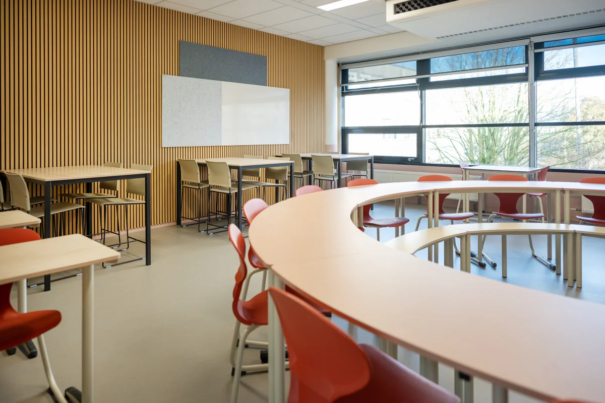 Carousel Table classroom configuration 21
