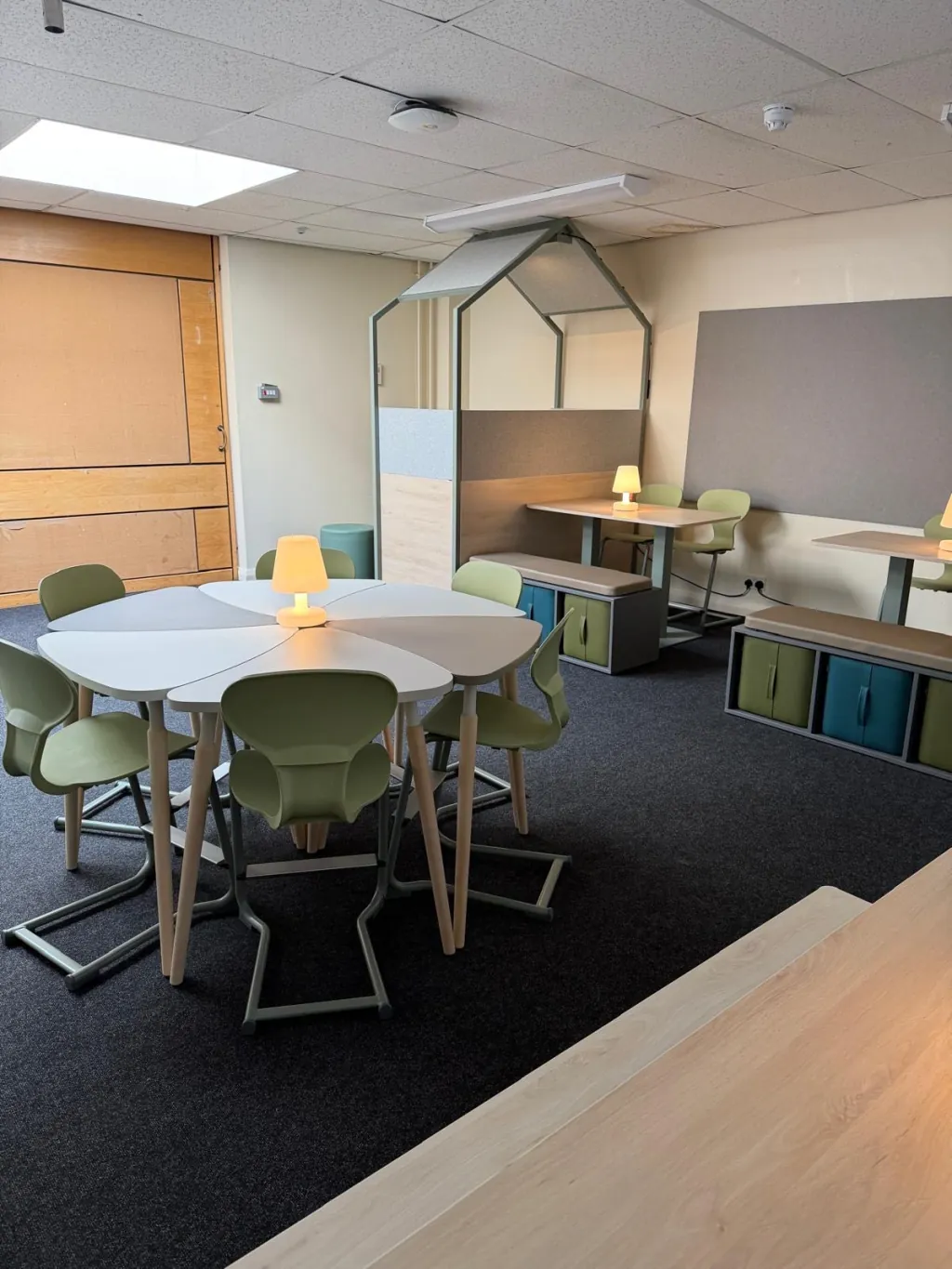 Classroom with Breakout Booths