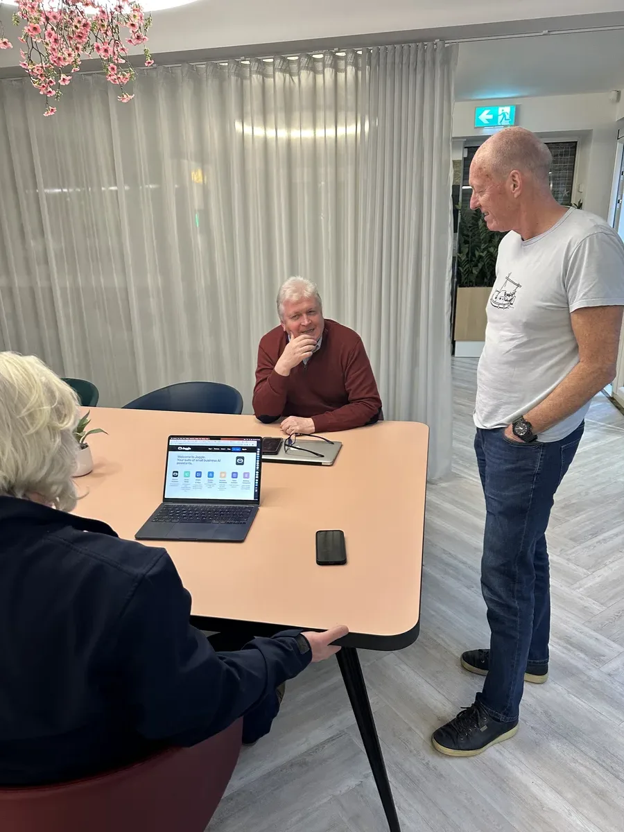 Art room furniture with integrated storage