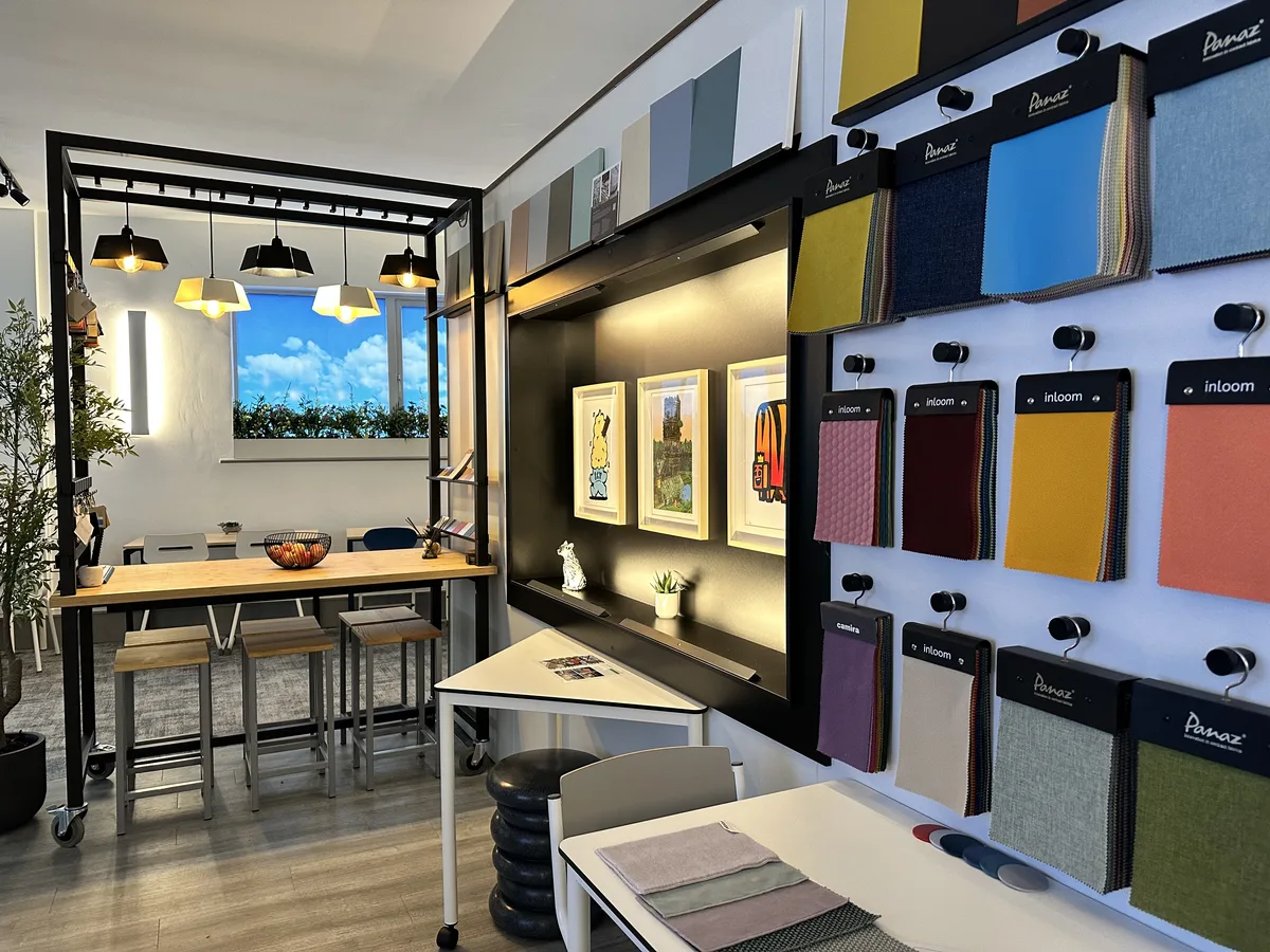 ICT suite desk and cable management display