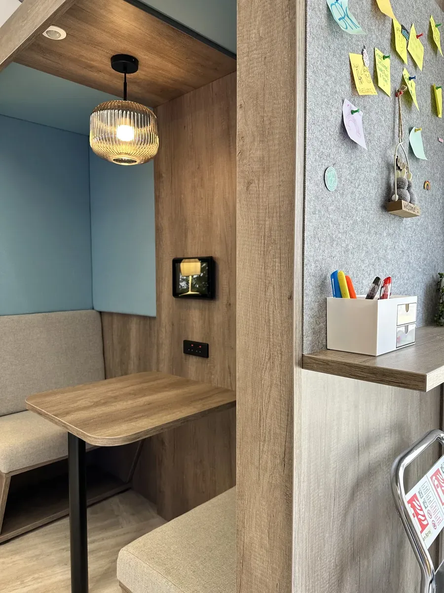 Teacher desk and workstation options